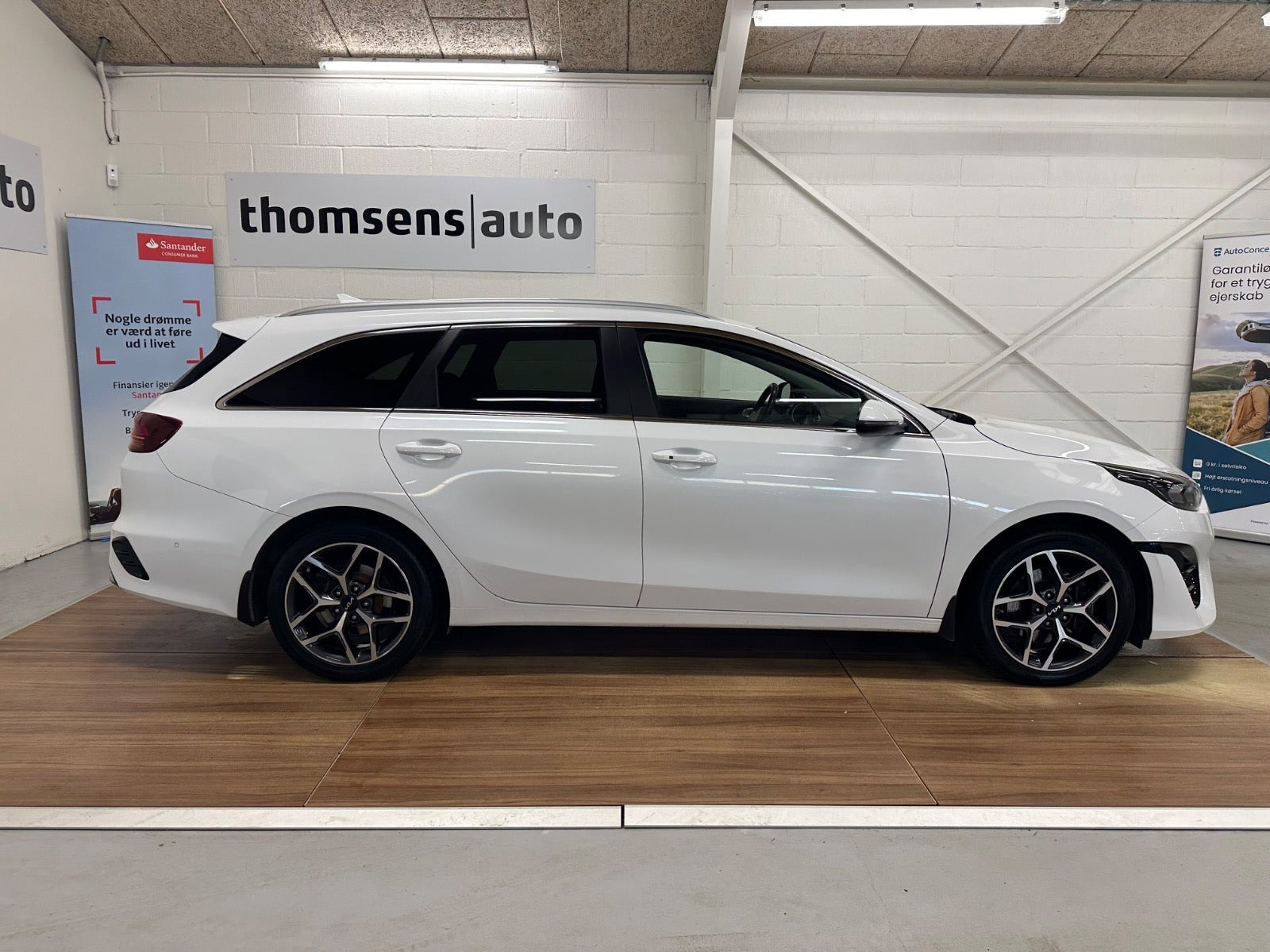 Hvid Kia Ceed fra 2022