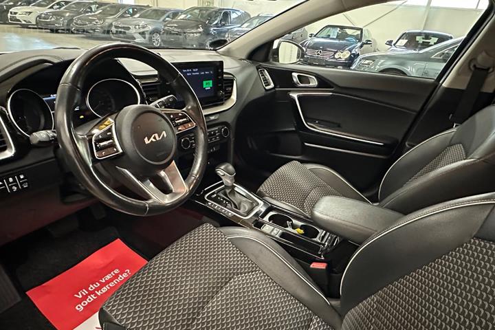 Hvid Kia Ceed fra 2022
