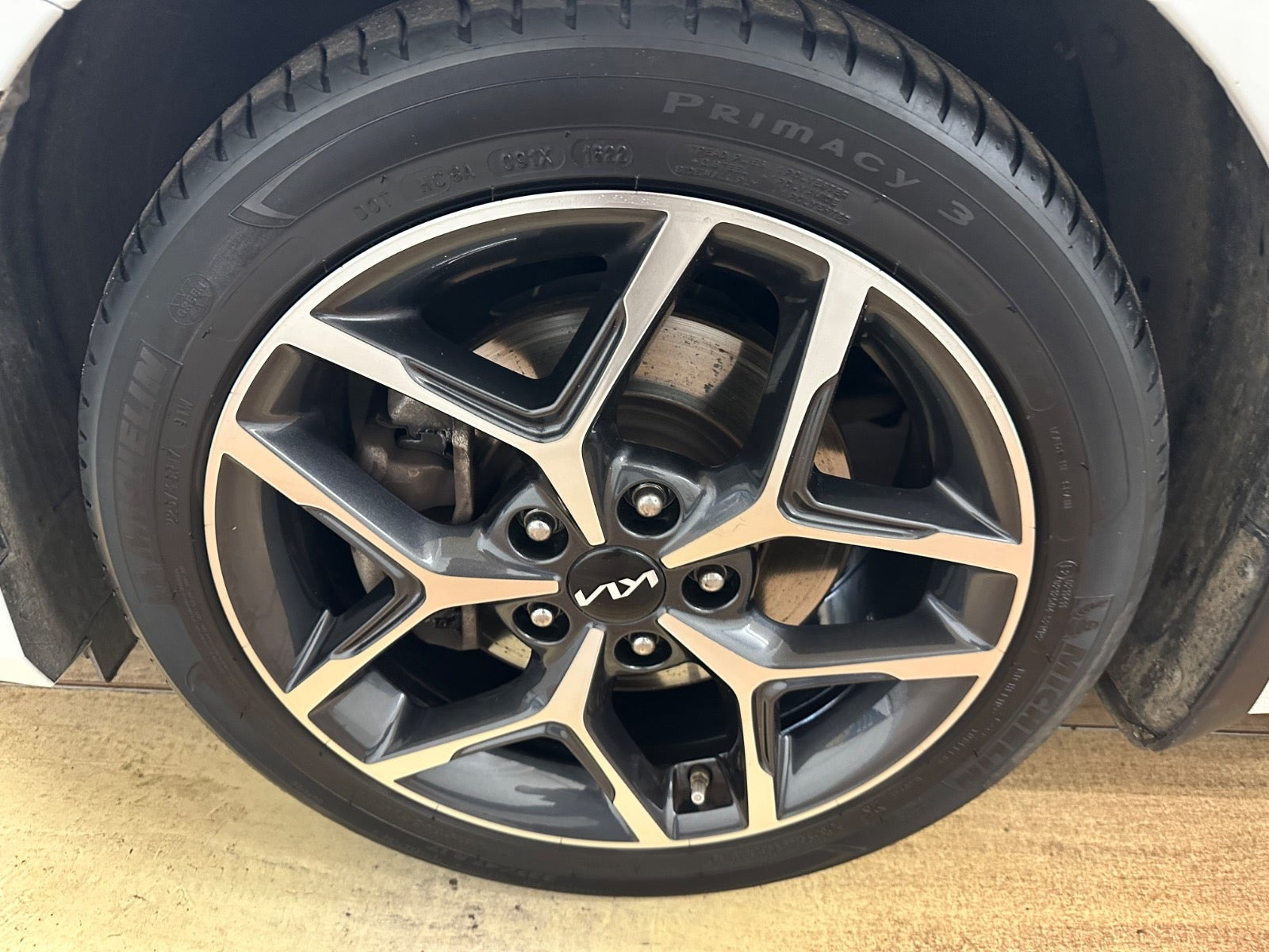 Hvid Kia Ceed fra 2022