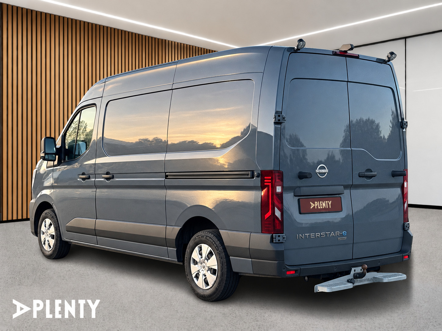 Grå Nissan Interstar fra 2025
