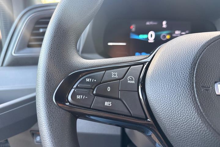 Grå Nissan Interstar fra 2025