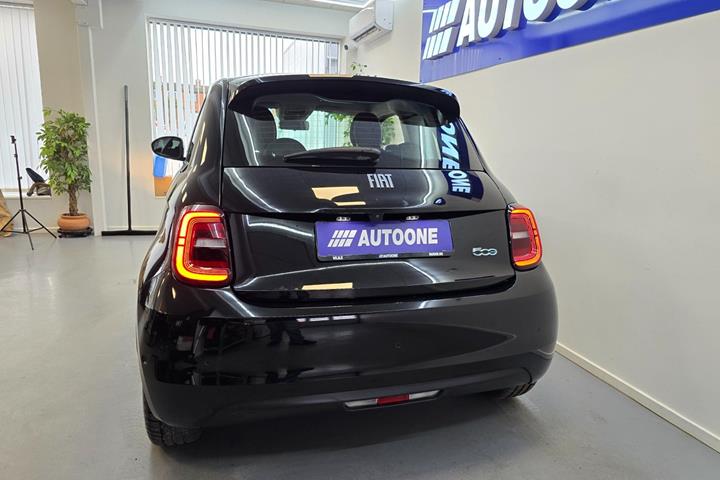 Sort Fiat 500e fra 2023