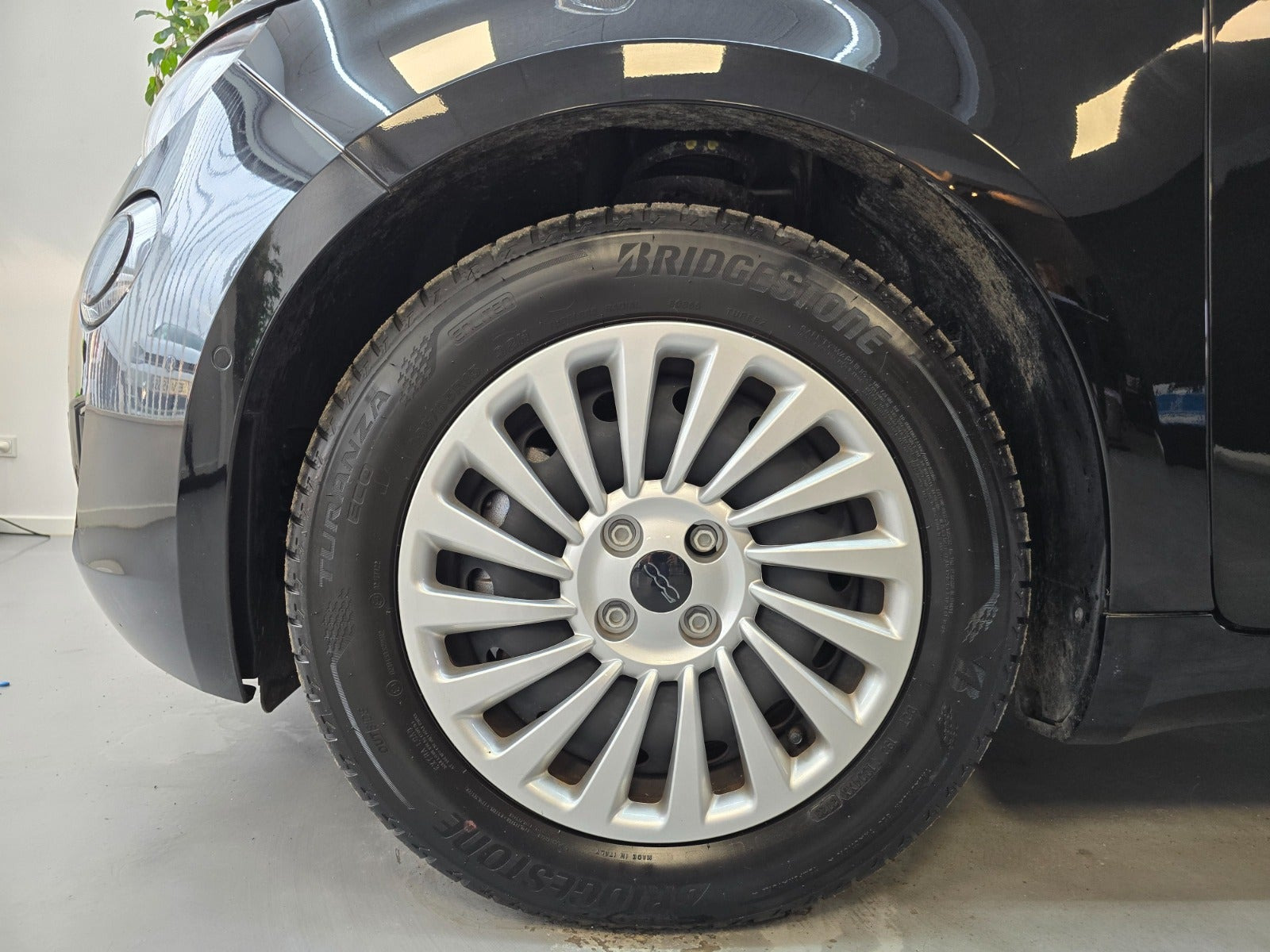Sort Fiat 500e fra 2023