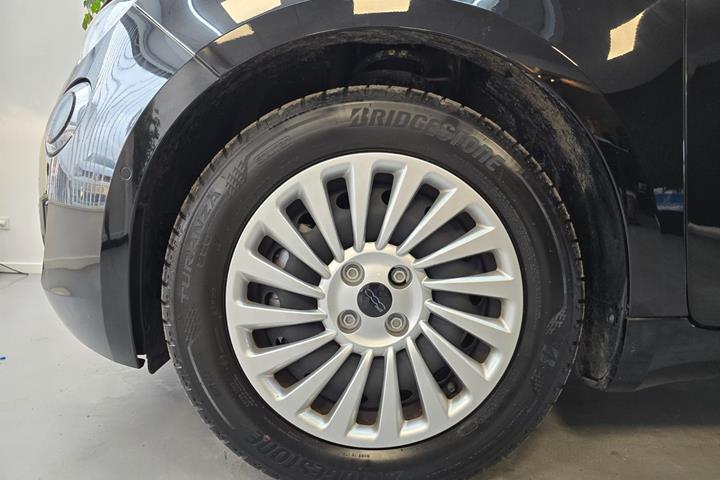 Sort Fiat 500e fra 2023