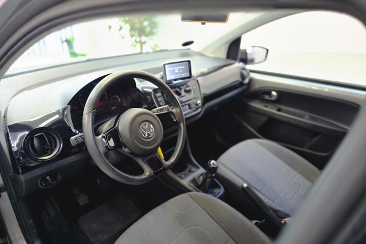 Grå VW UP! fra 2014