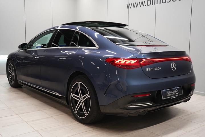 Blå Mercedes EQE350+ fra 2025