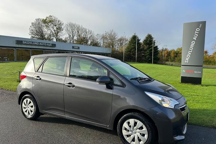 undefined Toyota Verso-S fra 2011