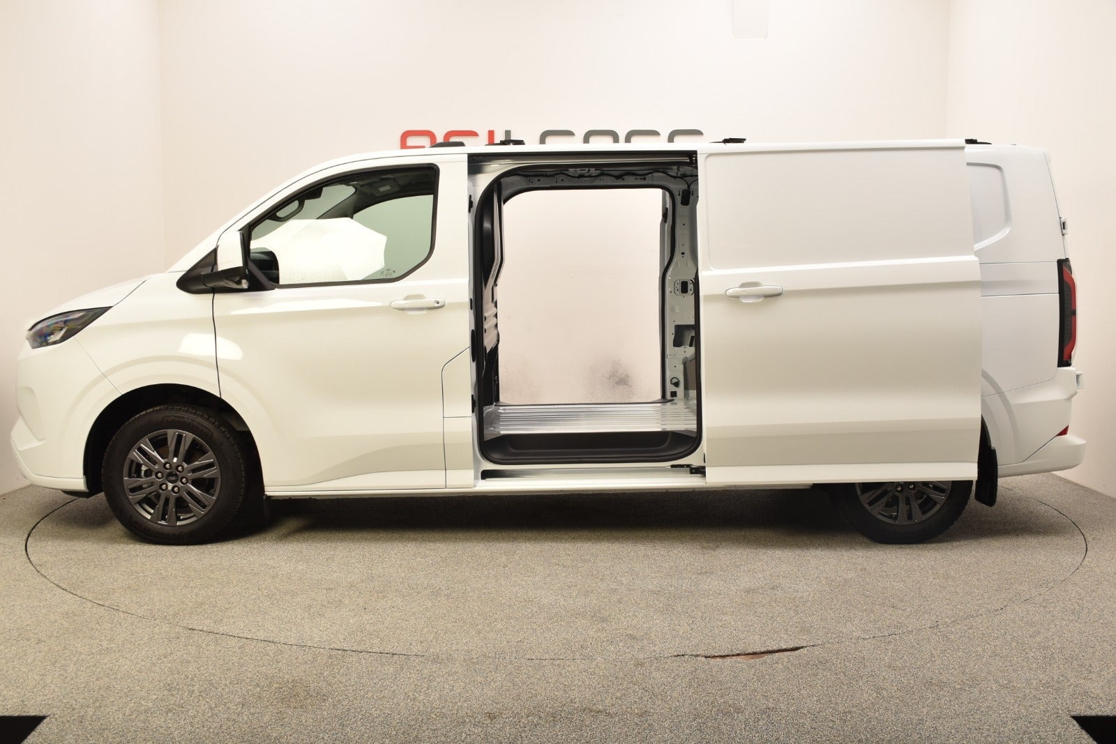 Hvid Ford E-Transit Custom 340 L2 fra 2027