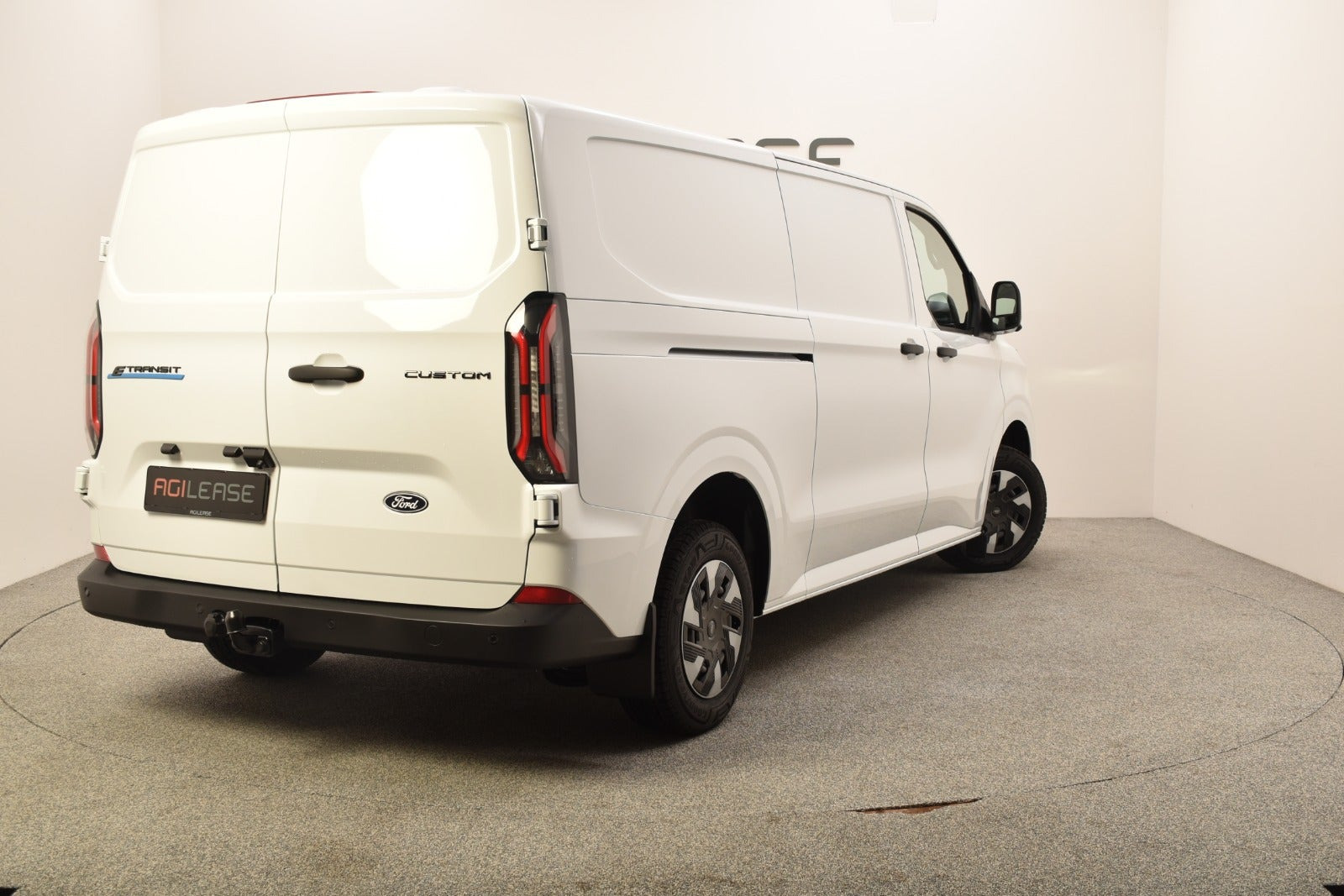 Hvid Ford E-Transit Custom 340 L2 fra 2027