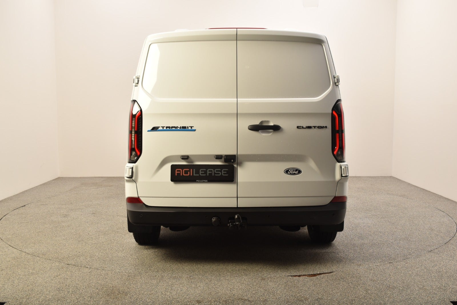 Hvid Ford E-Transit Custom 340 L2 fra 2027