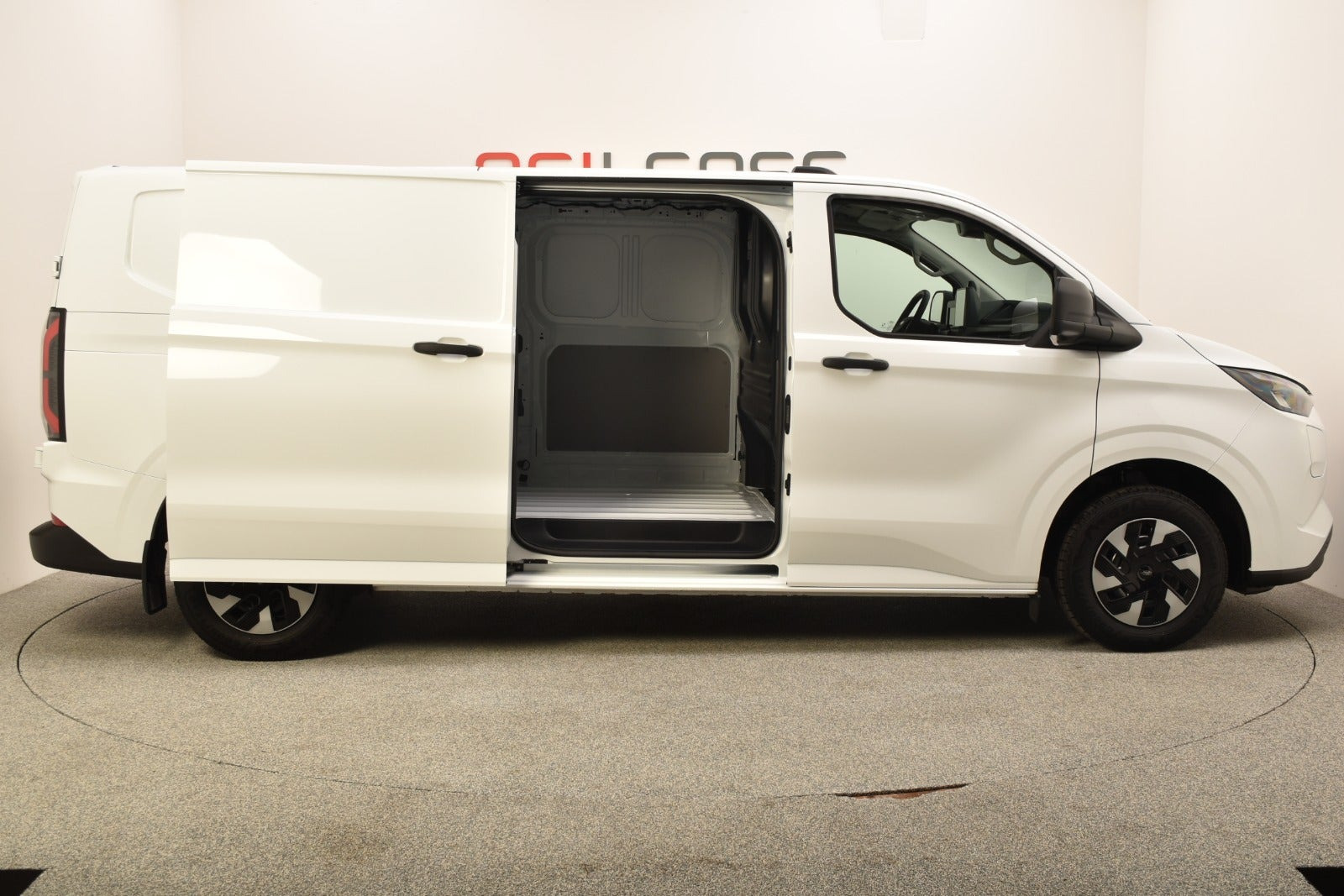 Hvid Ford E-Transit Custom 340 L2 fra 2027