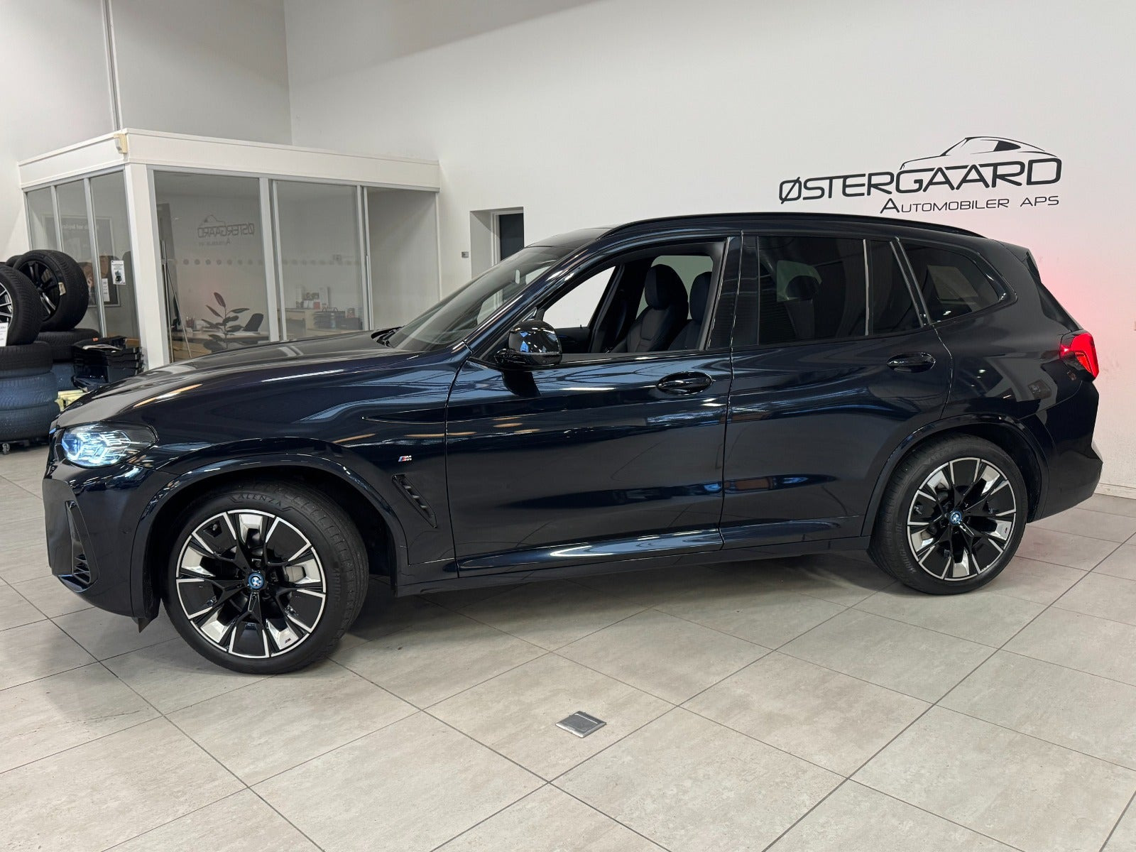 Sort BMW iX3 fra 2023