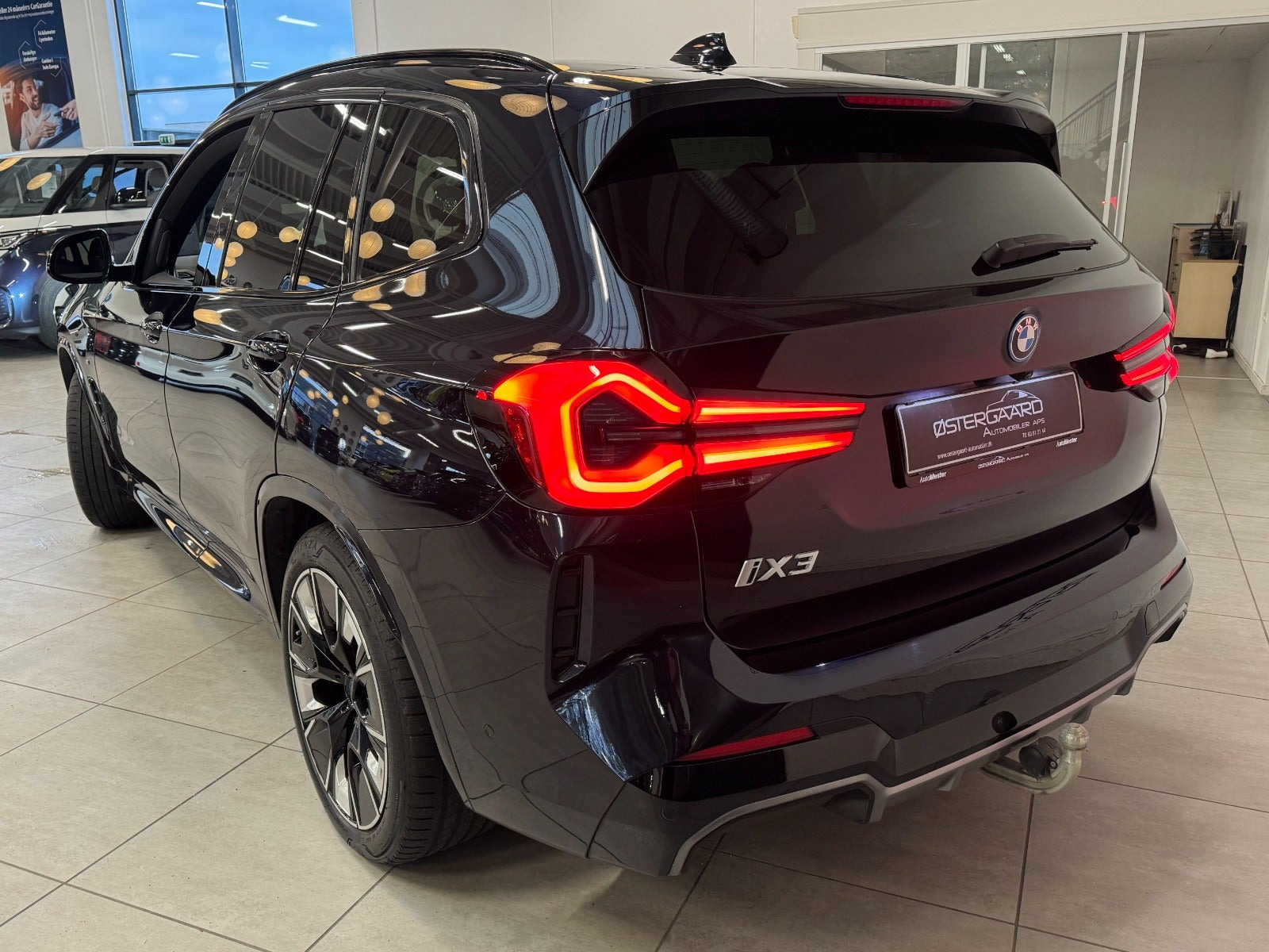Sort BMW iX3 fra 2023