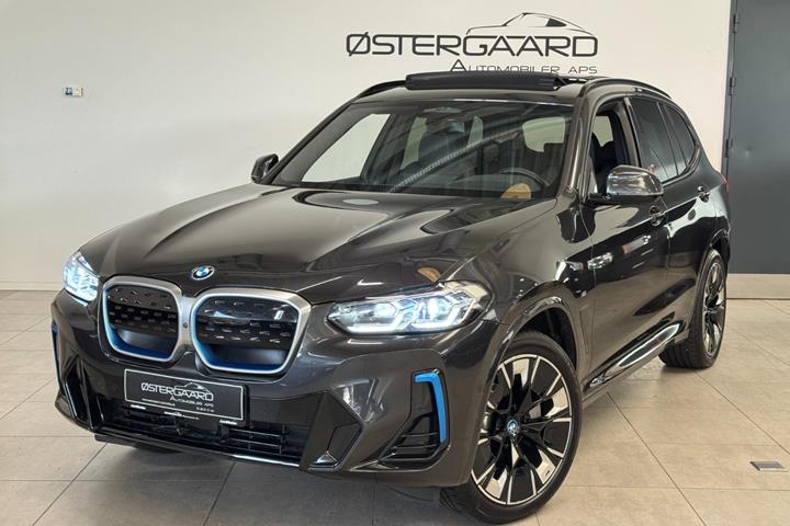 Grå BMW iX3 fra 2023