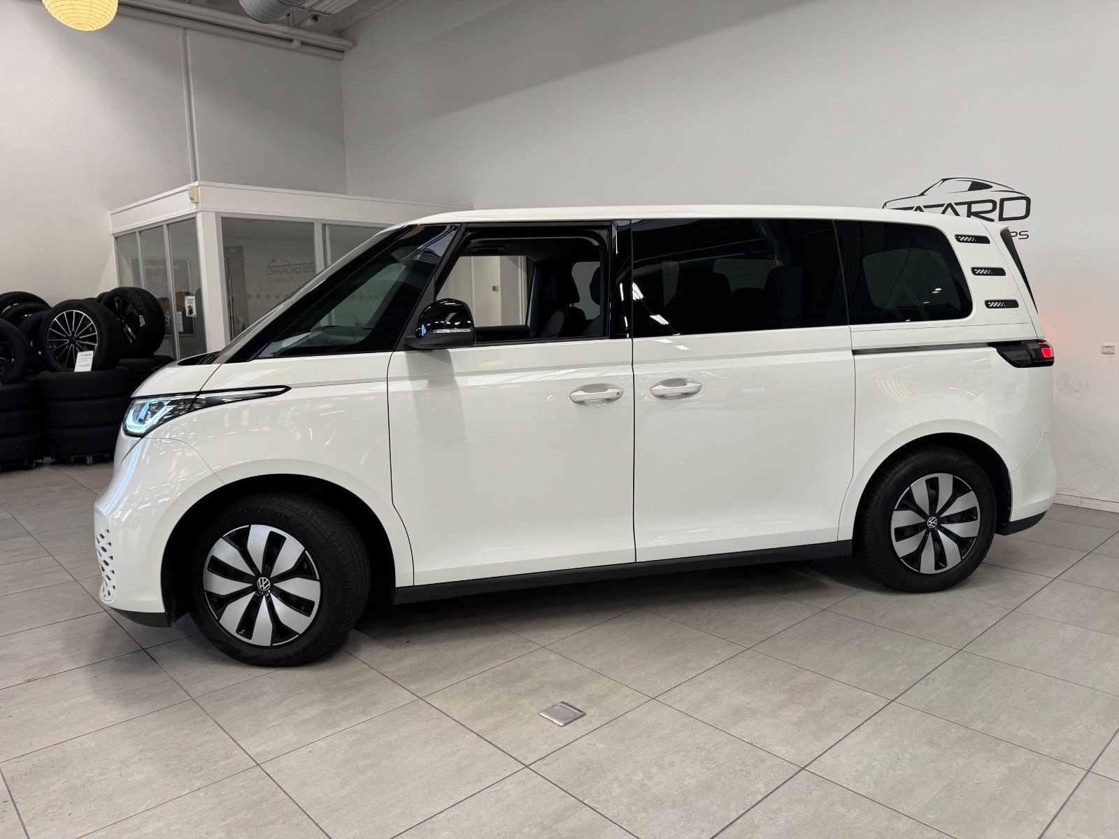 Hvid VW ID.Buzz fra 2025