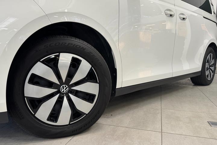 Hvid VW ID.Buzz fra 2025