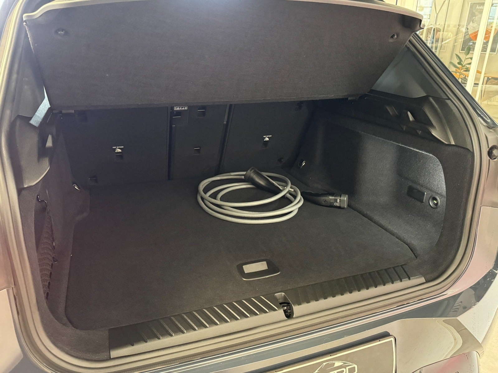Grå BMW iX3 fra 2026