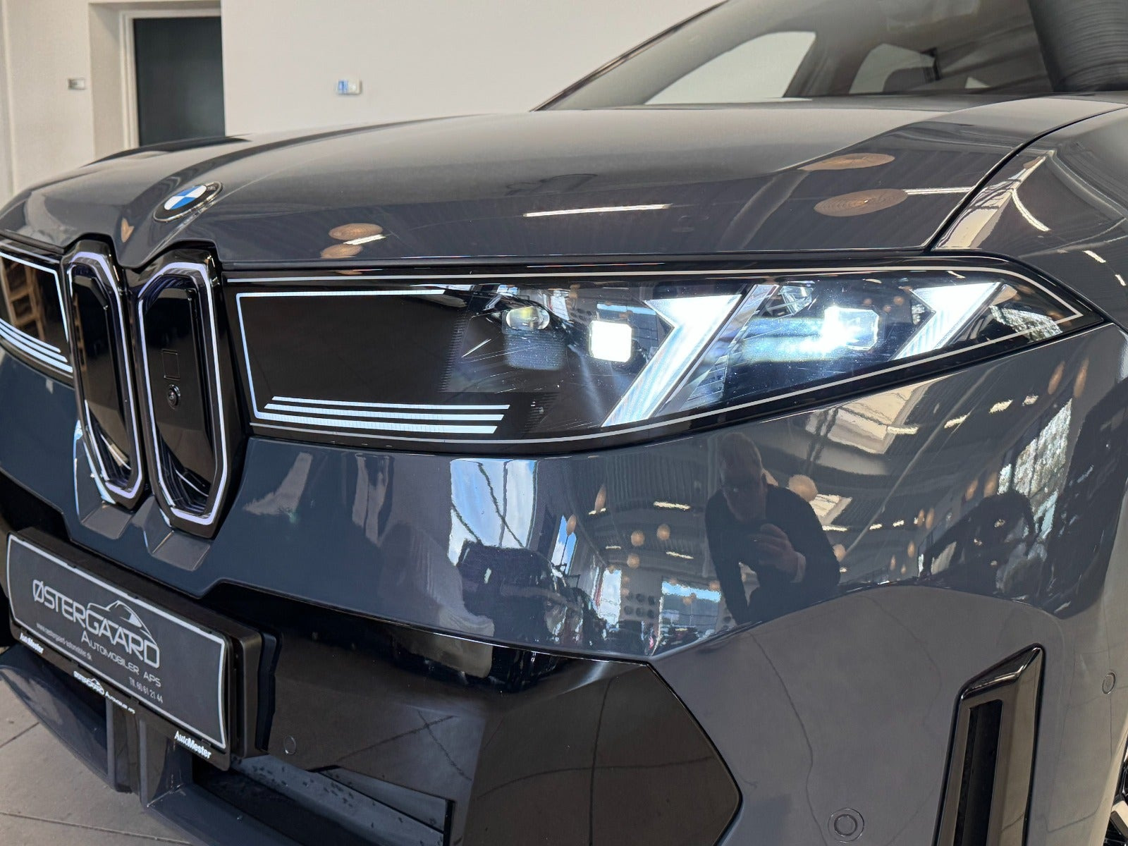 Grå BMW iX3 fra 2026