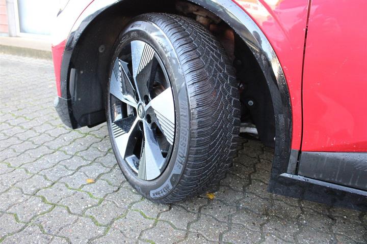 Rød Renault Megane E-Tech fra 2023