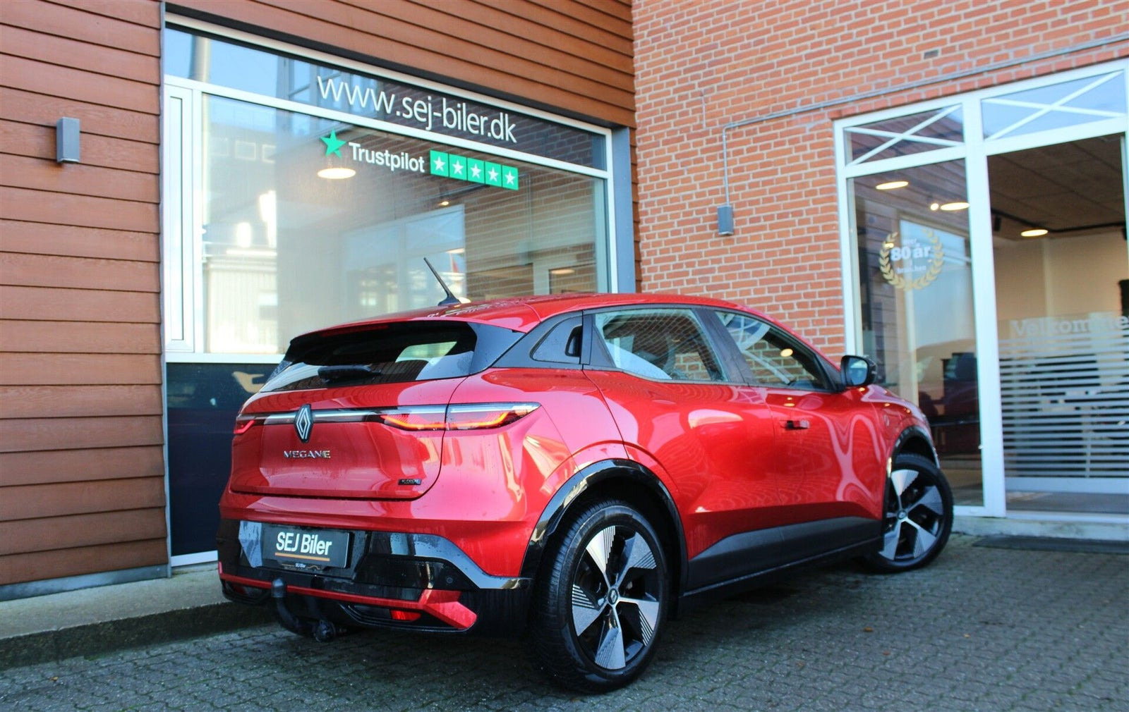 Rød Renault Megane E-Tech fra 2023