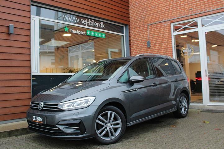 Grå VW Touran fra 2020