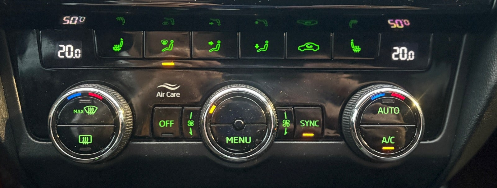 Beige Skoda Octavia fra 2019
