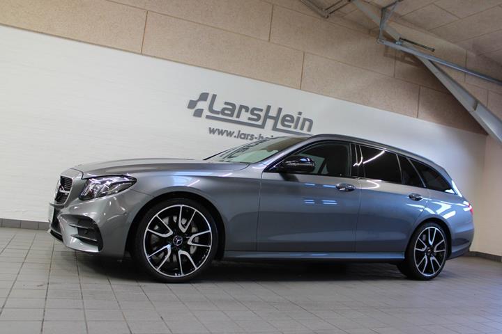 Grå Mercedes E53 fra 2019
