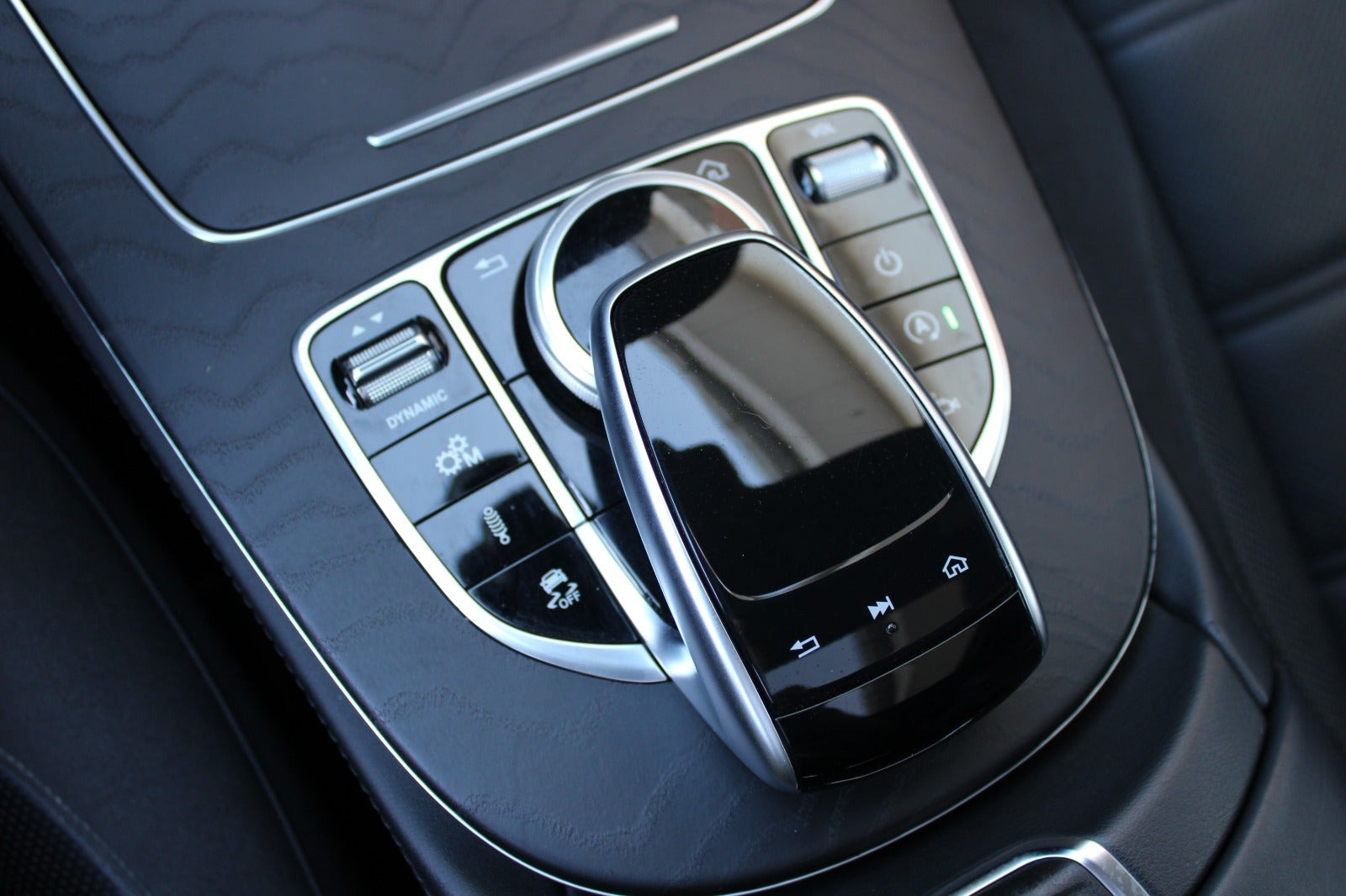 Grå Mercedes E53 fra 2019