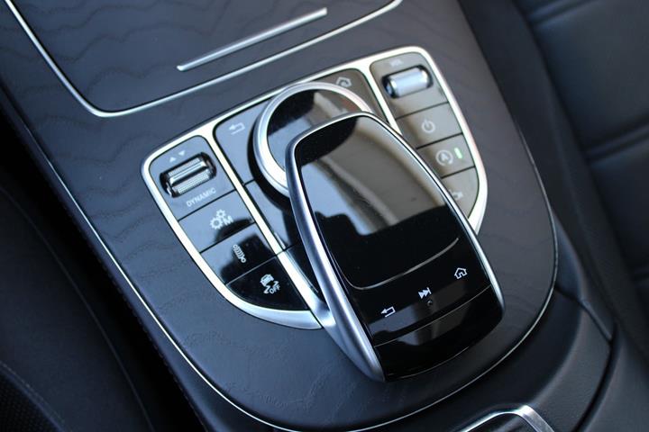 Grå Mercedes E53 fra 2019