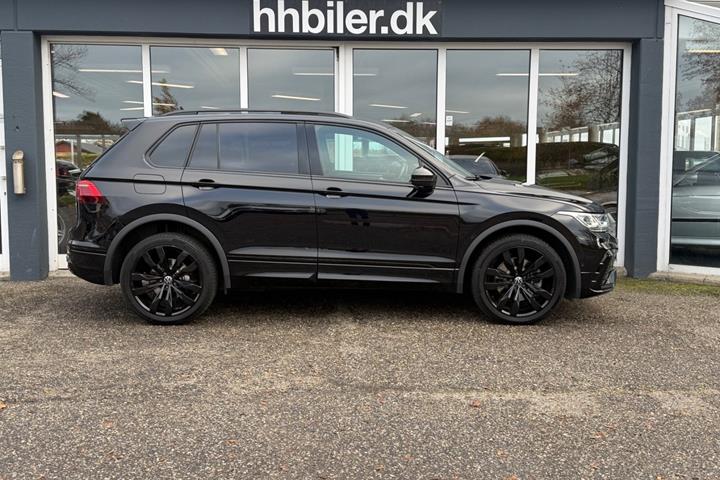 Sort VW Tiguan fra 2023
