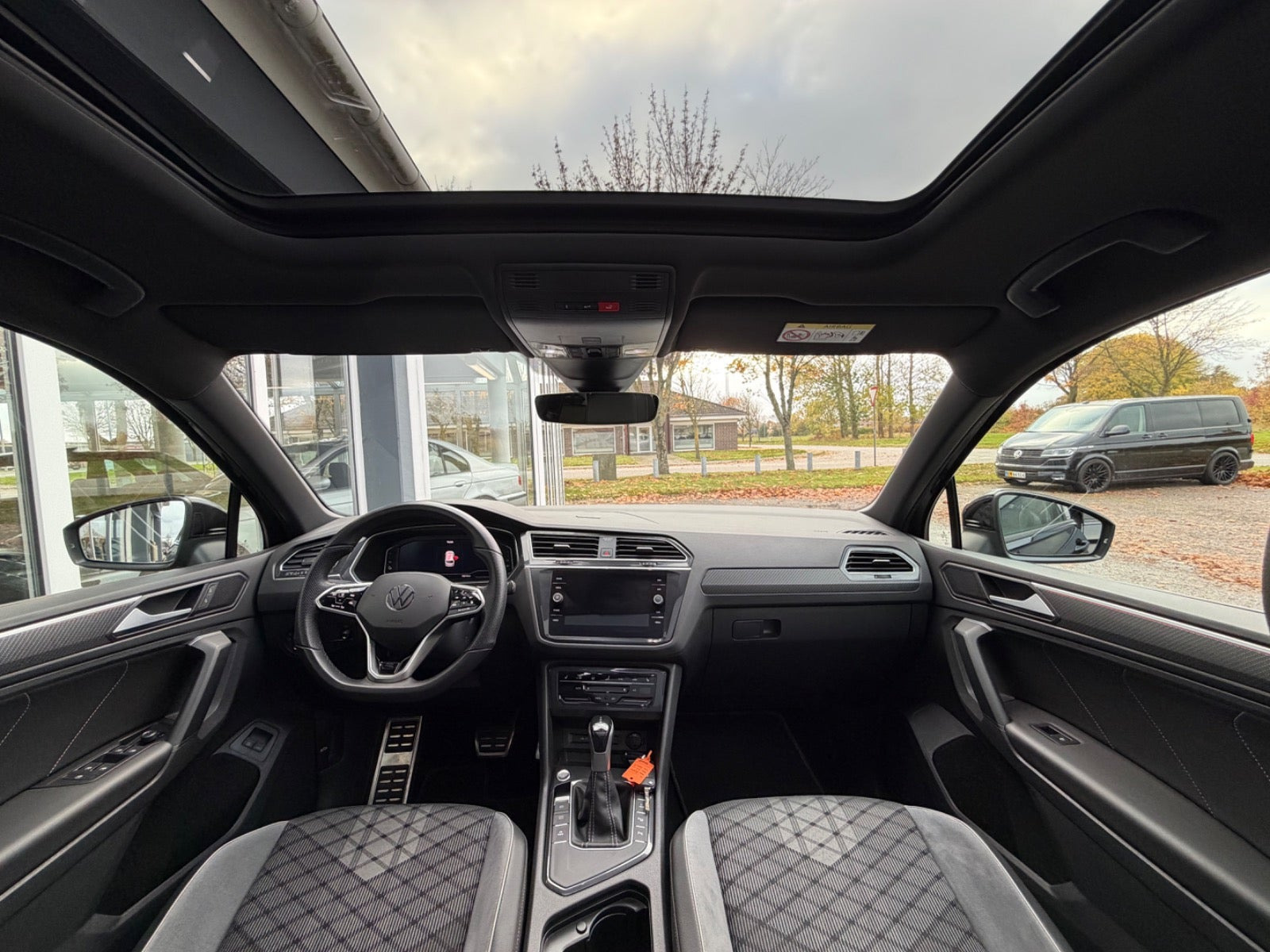 Sort VW Tiguan fra 2023