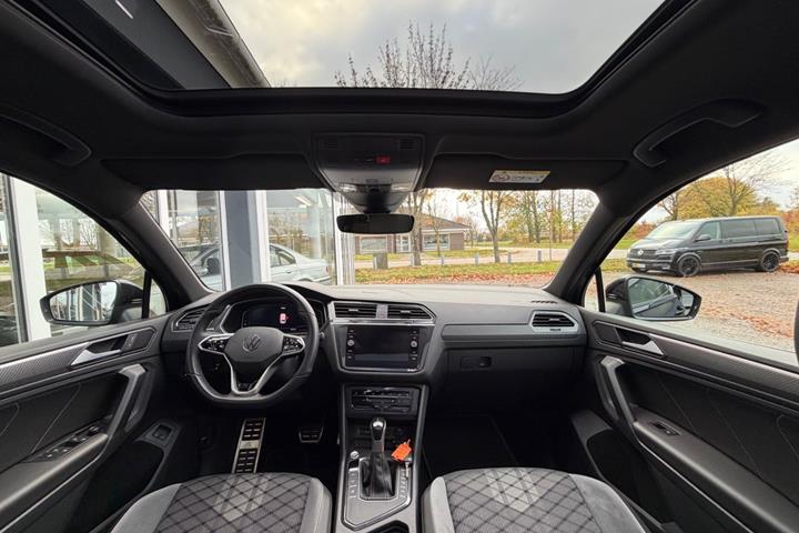 Sort VW Tiguan fra 2023