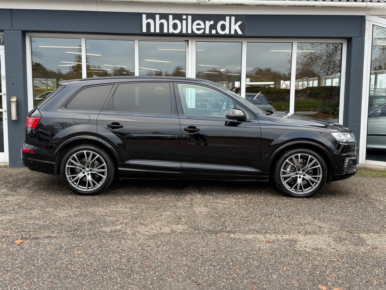 Sort Audi Q7 fra 2016