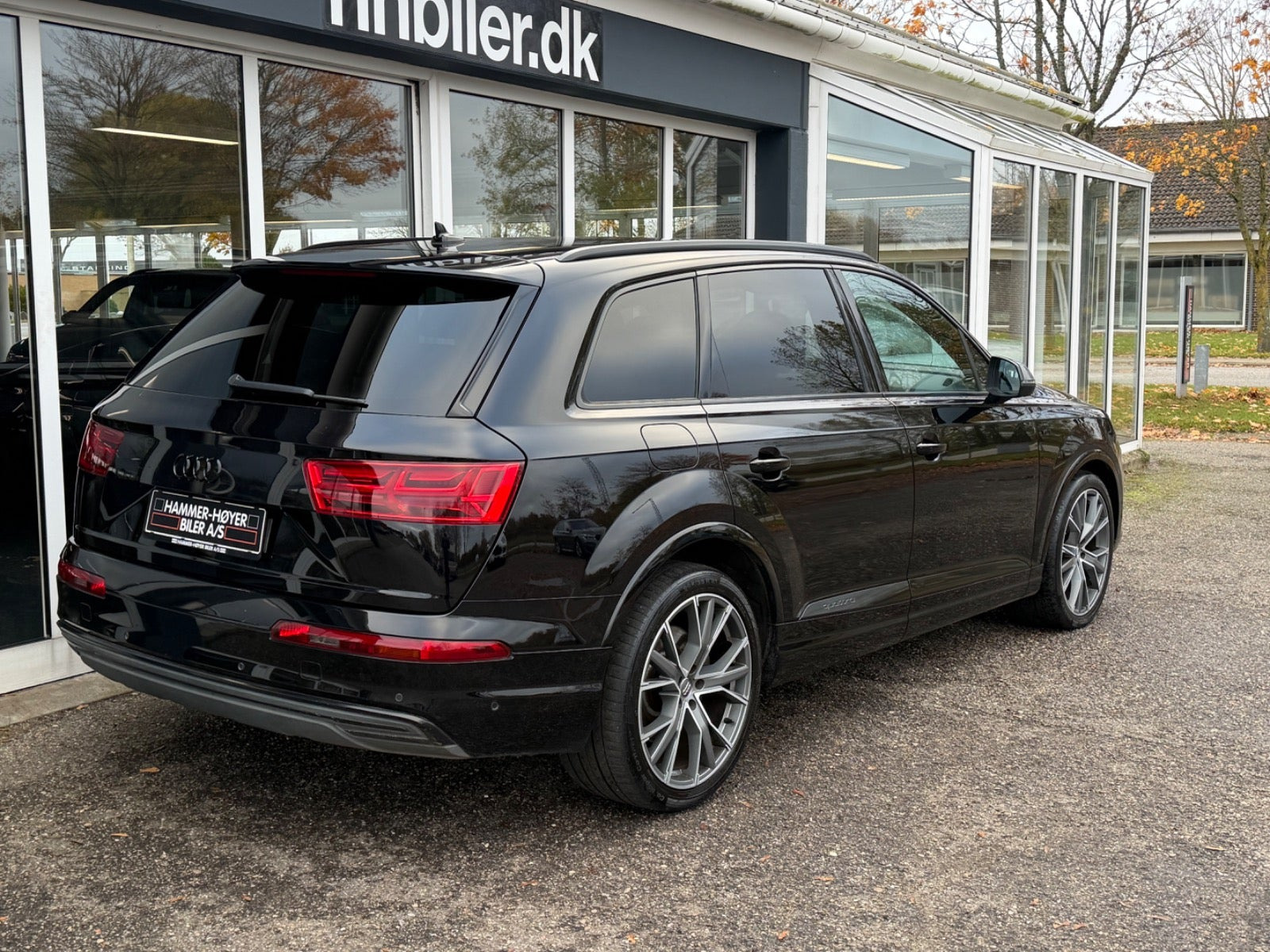 Sort Audi Q7 fra 2016