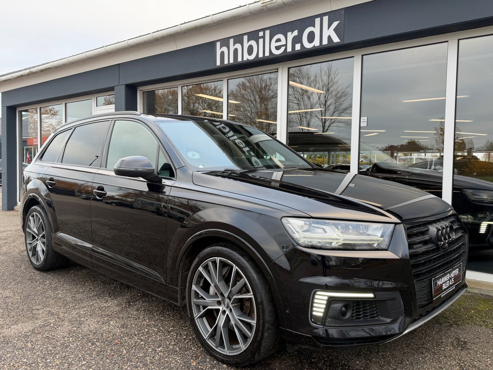 Sort Audi Q7 fra 2016