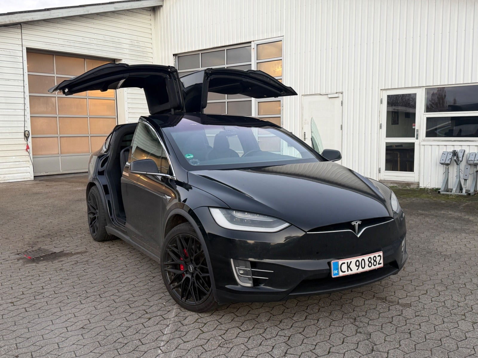 Sort Tesla Model X fra 2019
