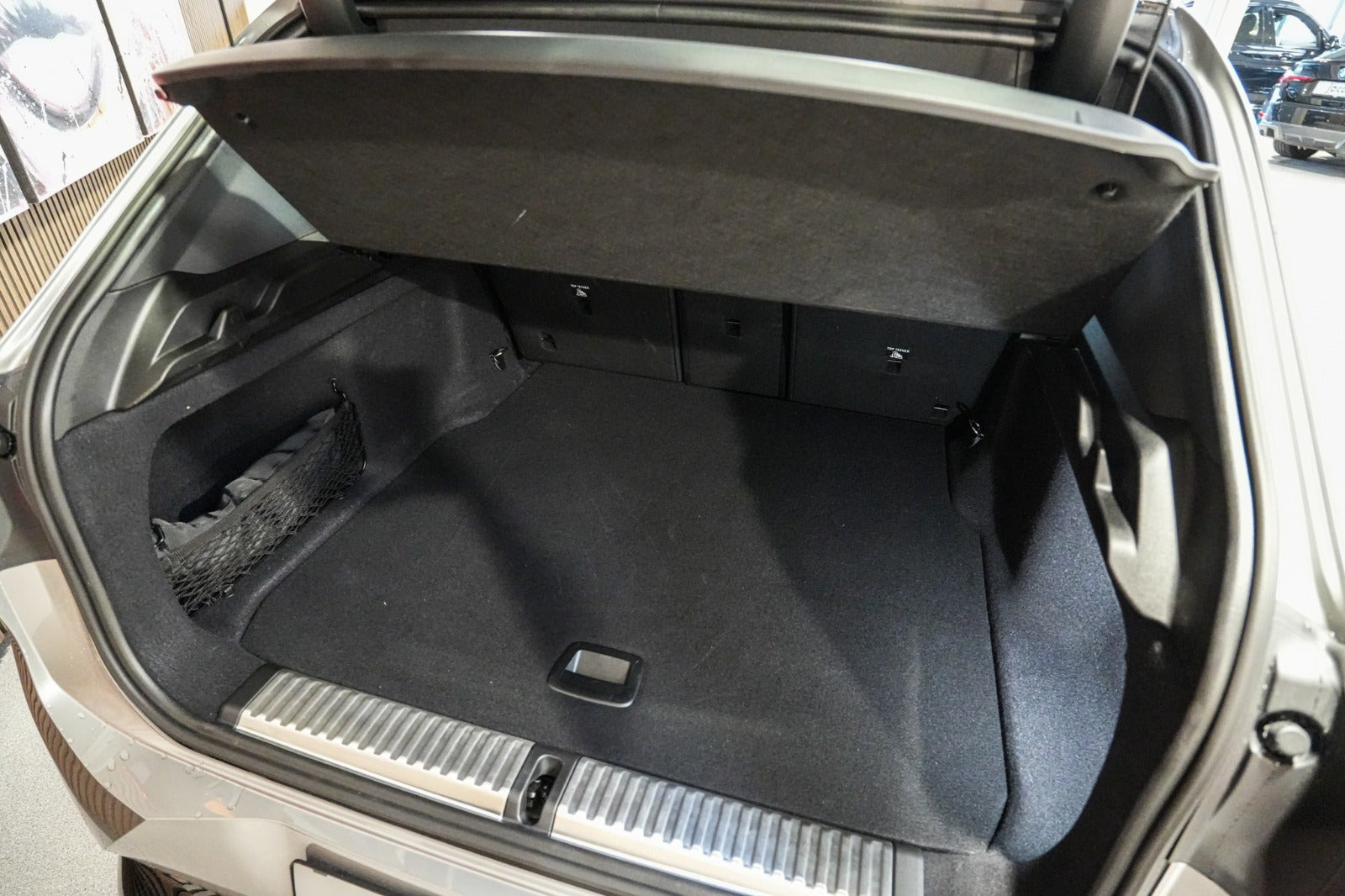 Sølv BMW iX3 fra 2026