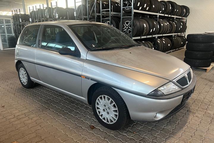 Sølv Lancia Ypsilon fra 1998