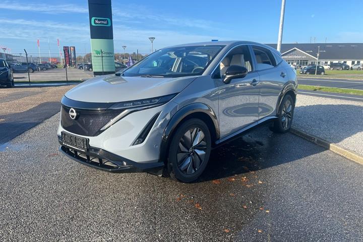 Grå Nissan Ariya fra 2025