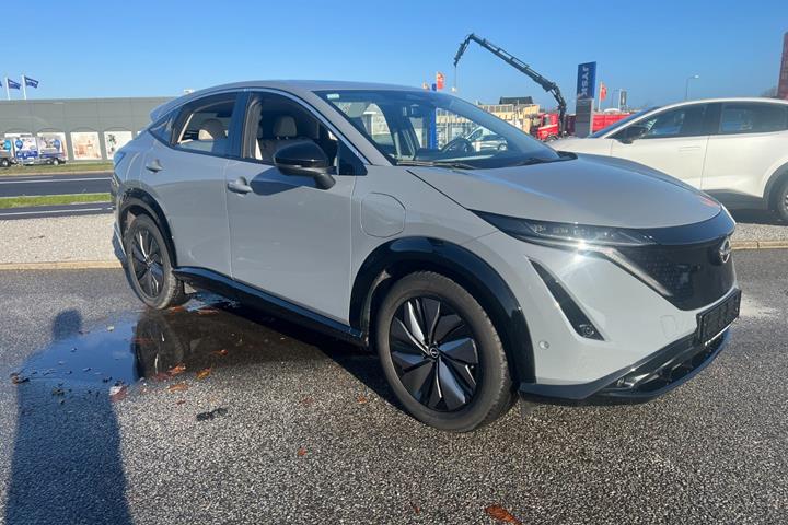 Grå Nissan Ariya fra 2025