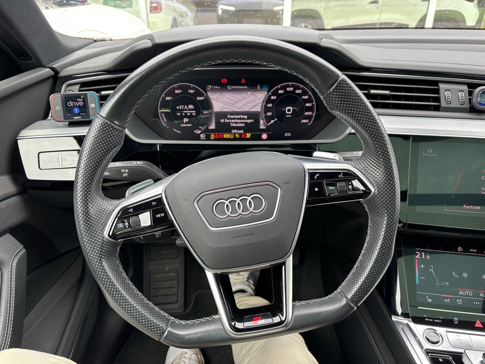 Grå Audi e-tron fra 2022