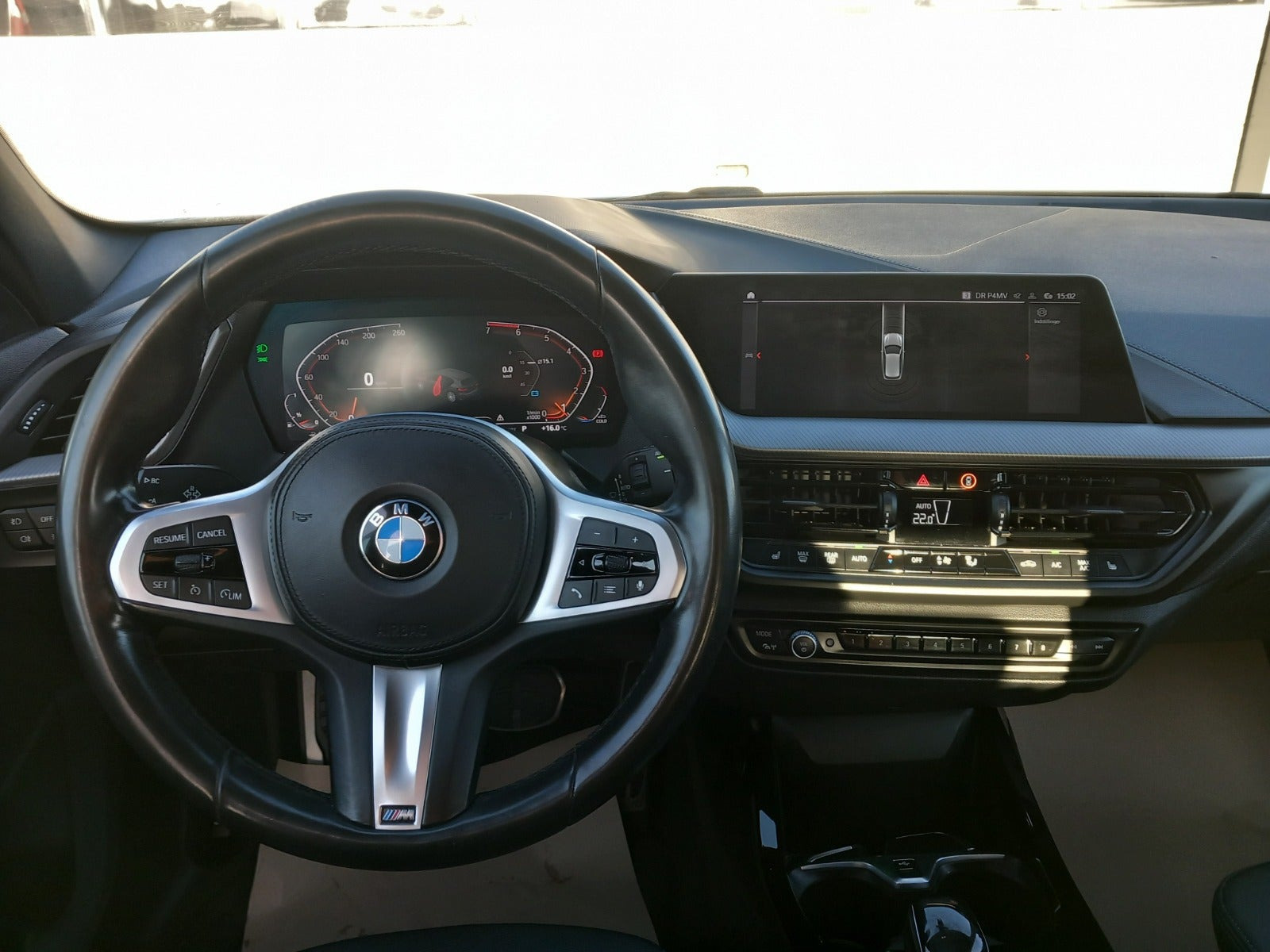 Hvid BMW 118i fra 2020