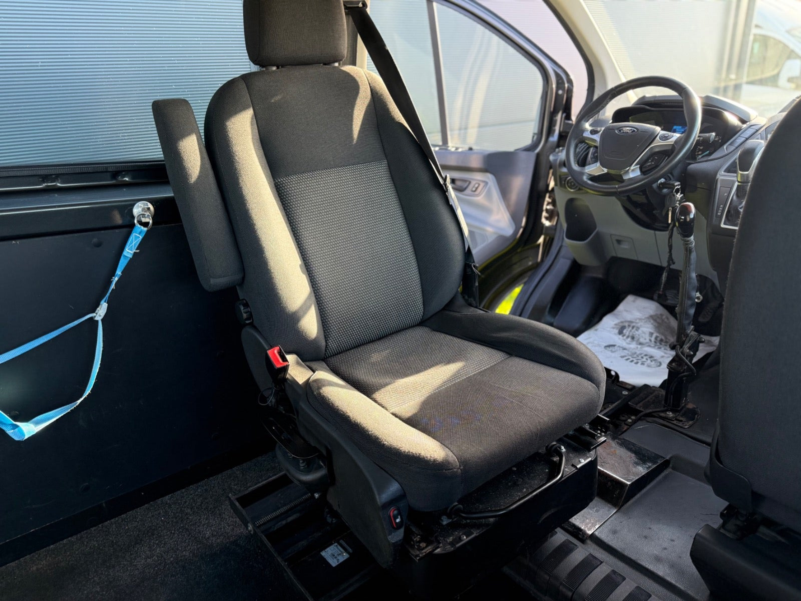 Sort Ford Transit Custom Kombi 310 L1 fra 2017
