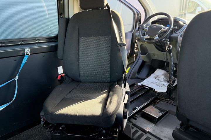 Sort Ford Transit Custom Kombi 310 L1 fra 2017