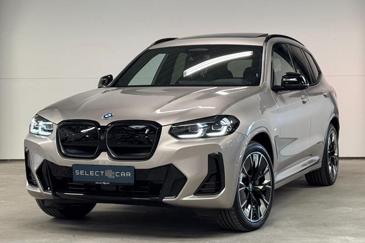 Orange BMW iX3 fra 2024