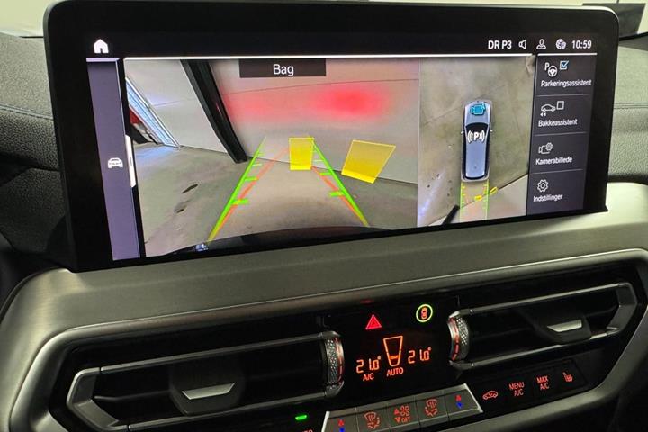 Orange BMW iX3 fra 2024