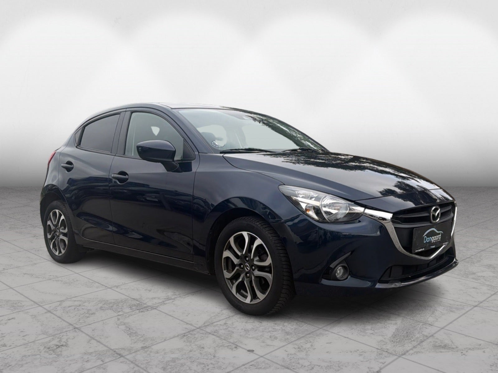 Sort Mazda 2 fra 2015