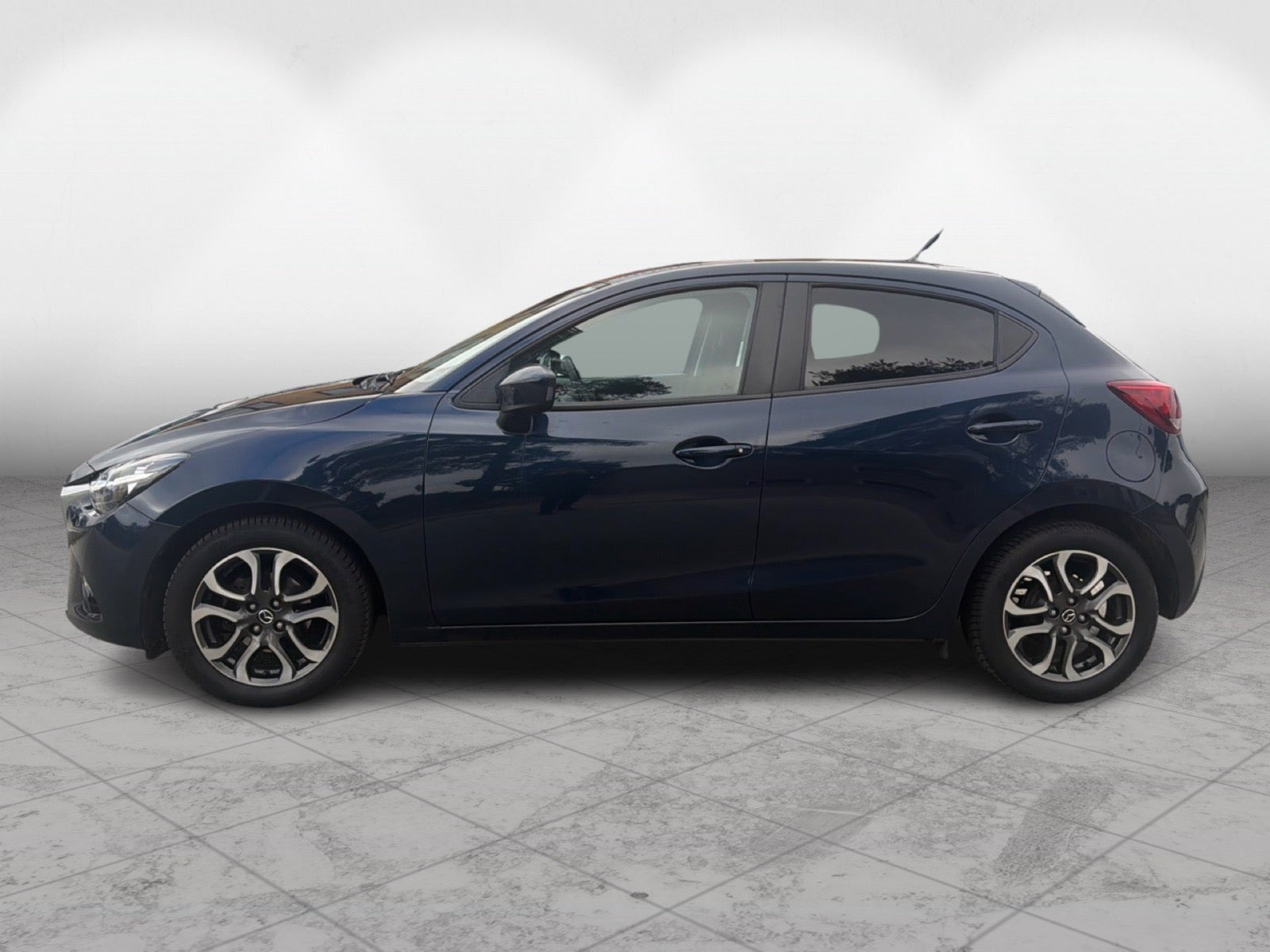 Sort Mazda 2 fra 2015