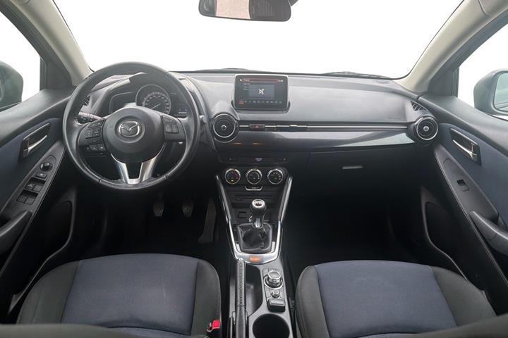 Sort Mazda 2 fra 2015