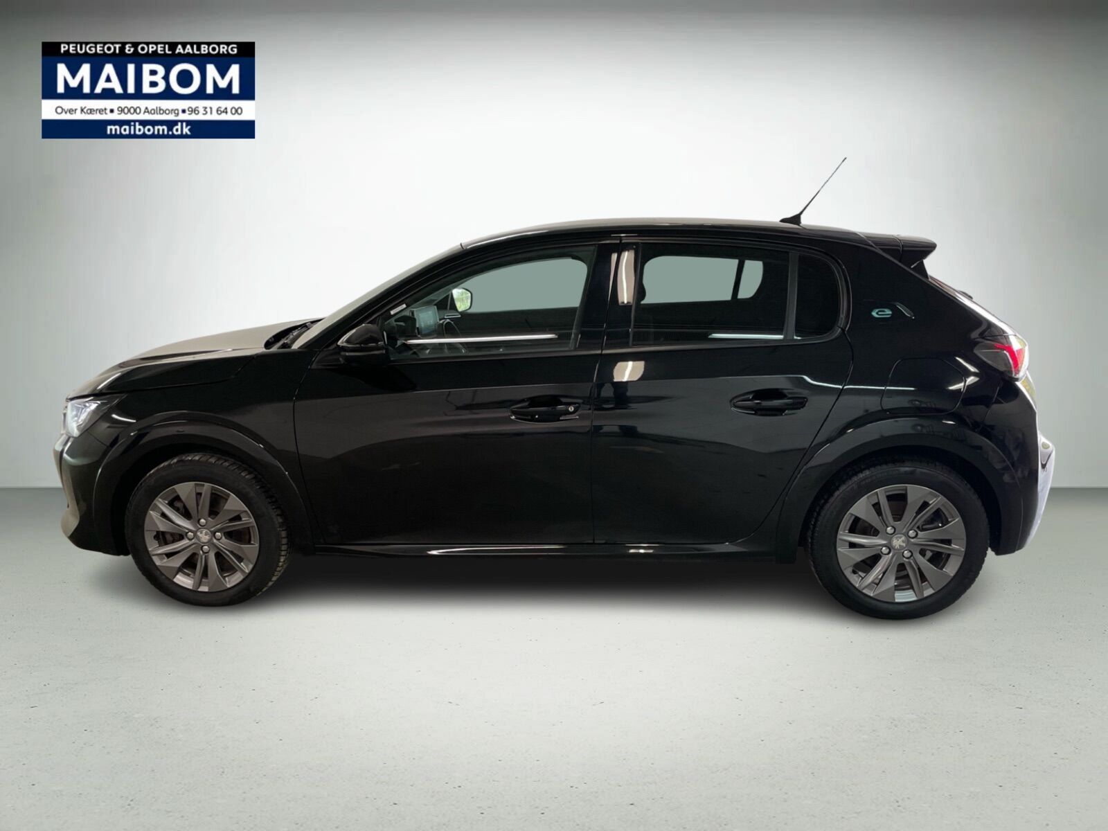 Sort Peugeot e-208 fra 2021